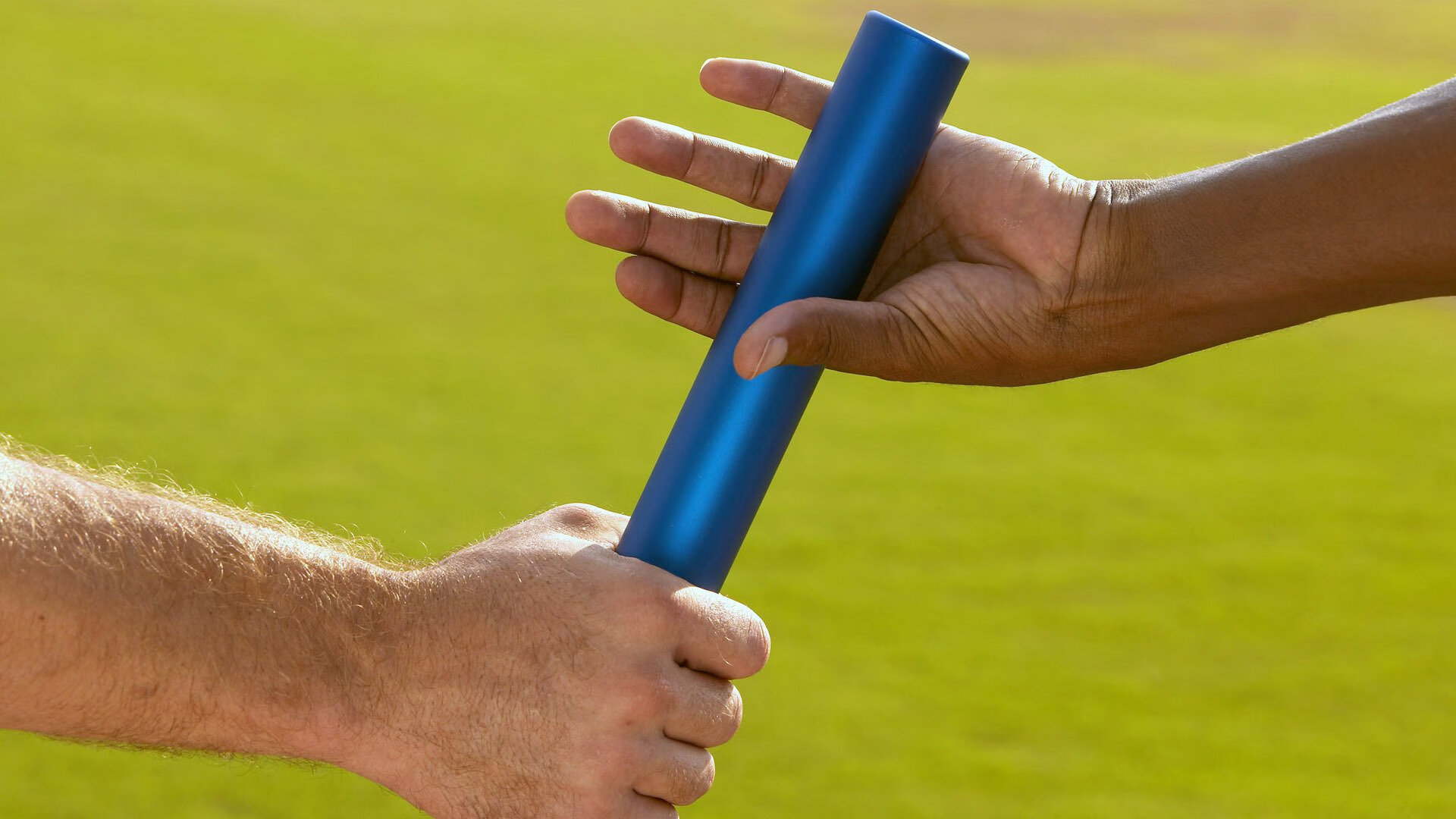 非洲雄鹰展翅击碎东道主，法兰西魔术师主宰德甲巅峰战—足球世界的唯一性叙事