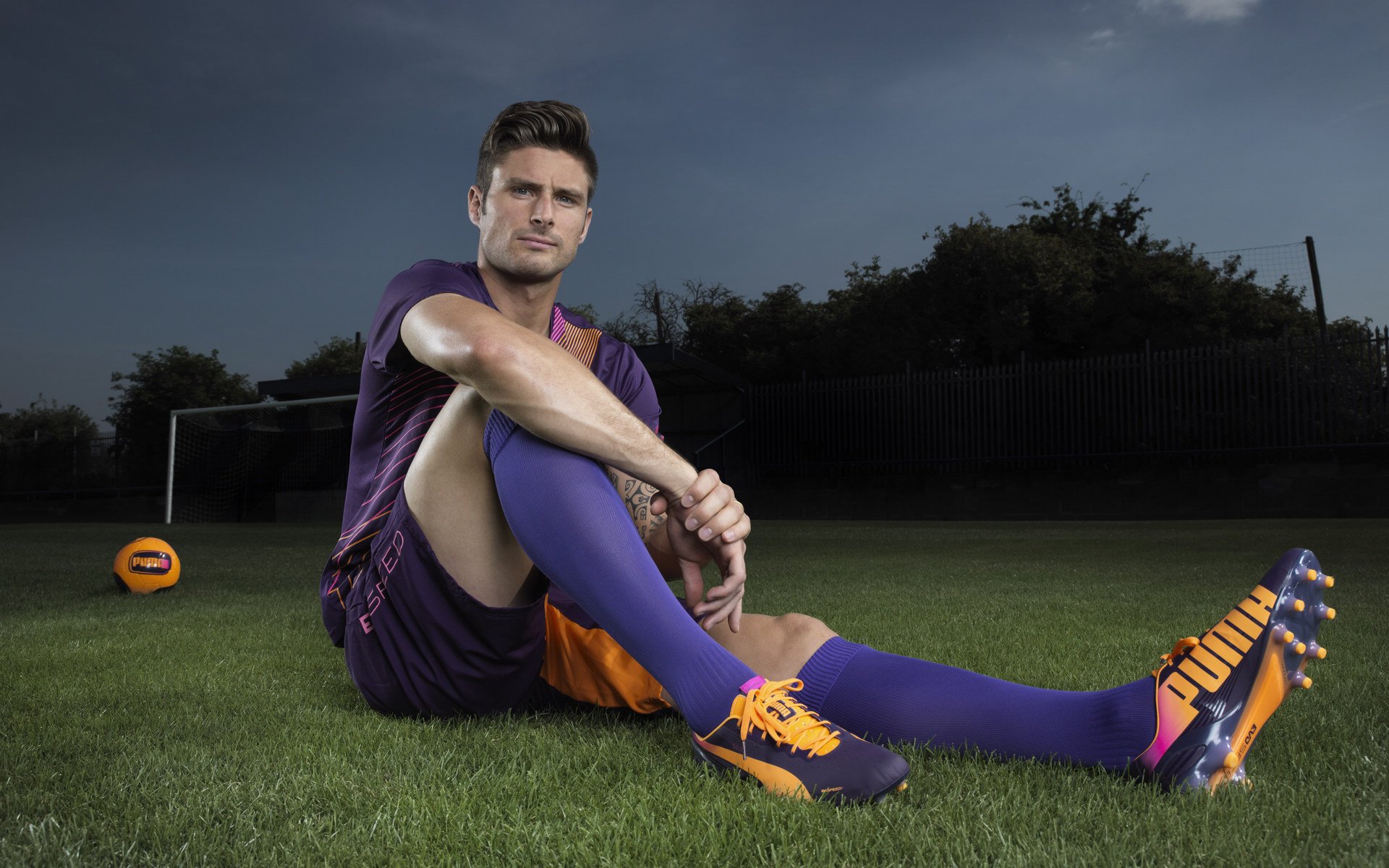 绿茵场与乒乓台的双重奏，法国队惊天逆转与梁靖崑的纪录之夜